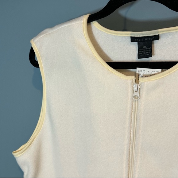 The Limited Cream/White Neutral Fleece Vest - Picture 2 of 10